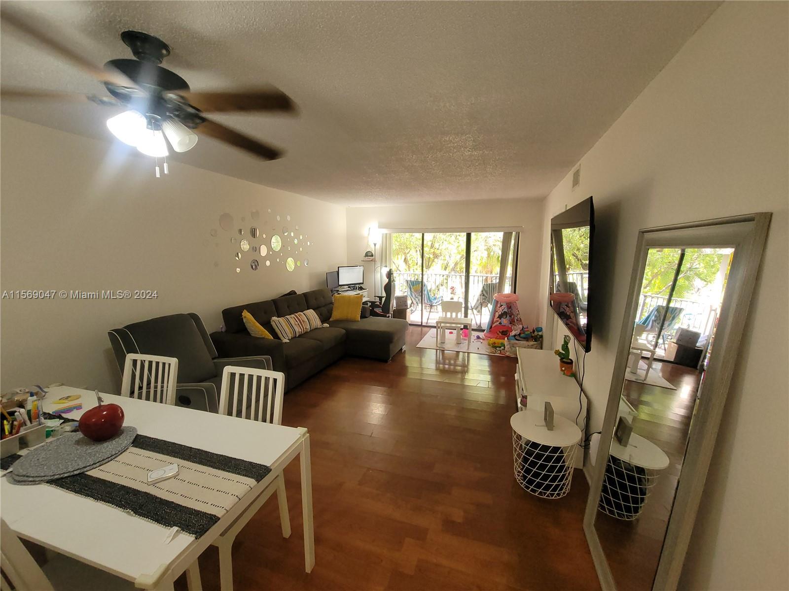 PARK LAKE VILG CONDO PHS - Residential Lease