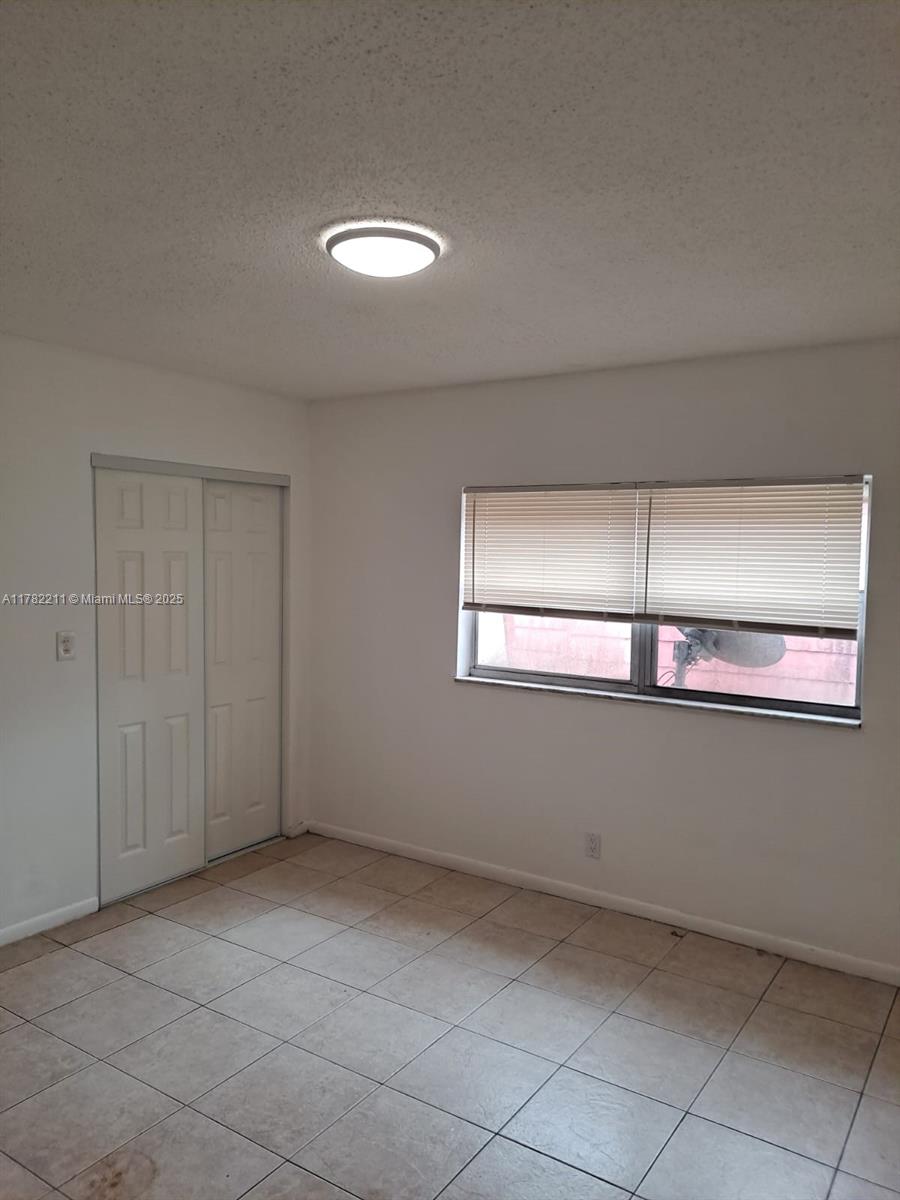 ROYAL OAKS TOWNHOUSE 4 CO - Residential Lease