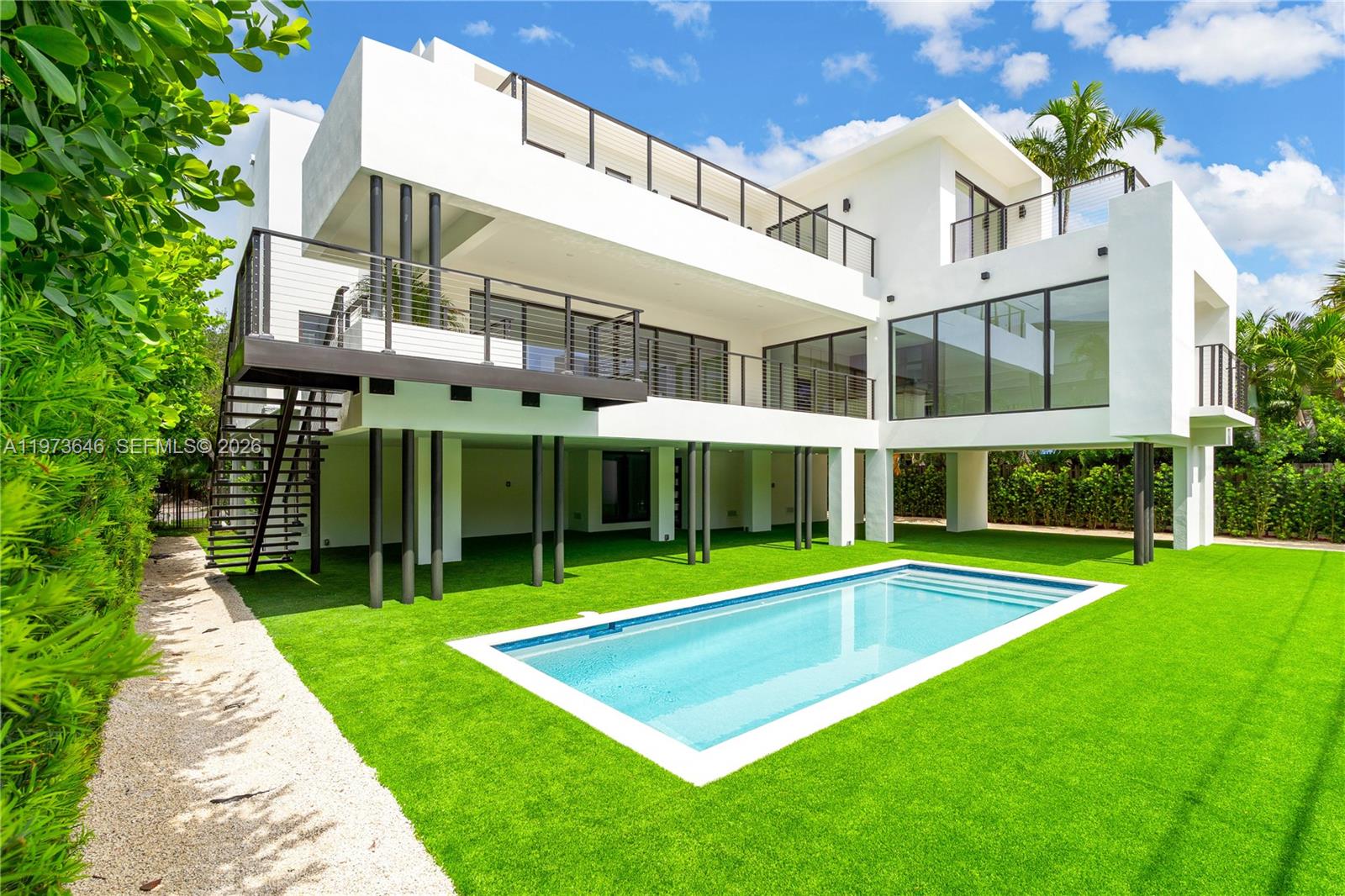 TROPICAL ISLE HOMES SUB 4 - Residential