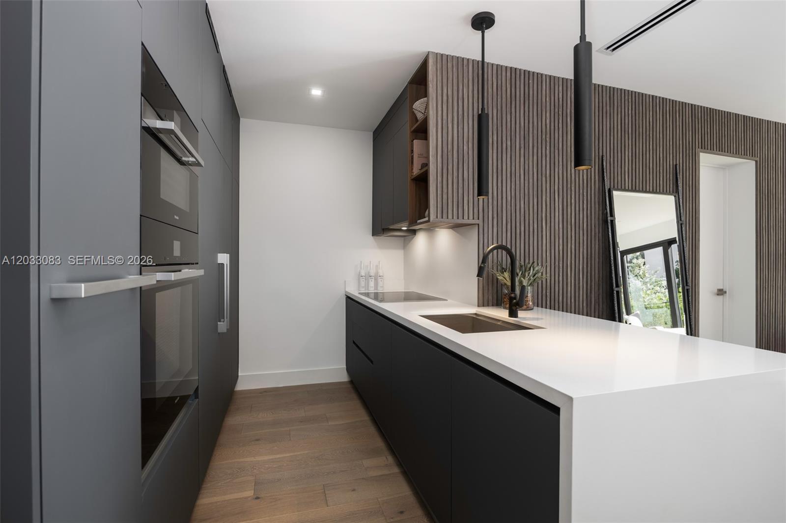 BAHAMA HOUSE SOUTH CONDO - Residential