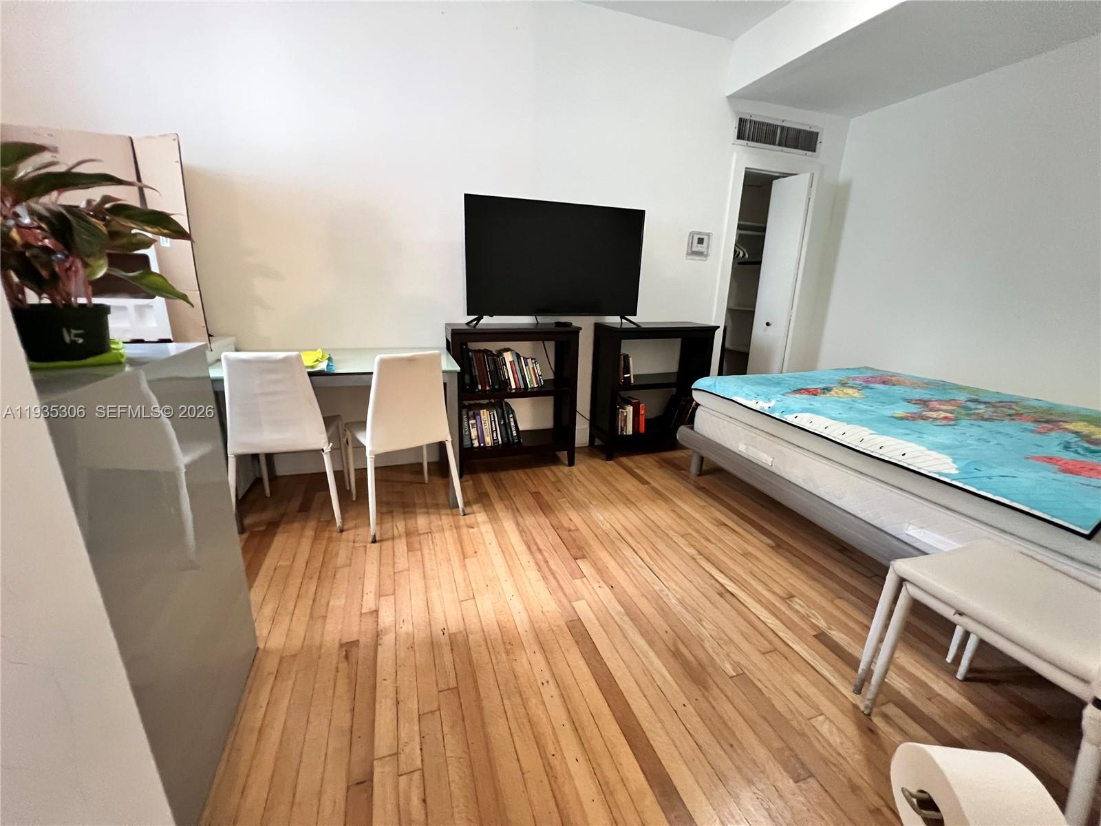 THE MORRISON CONDO - Residential