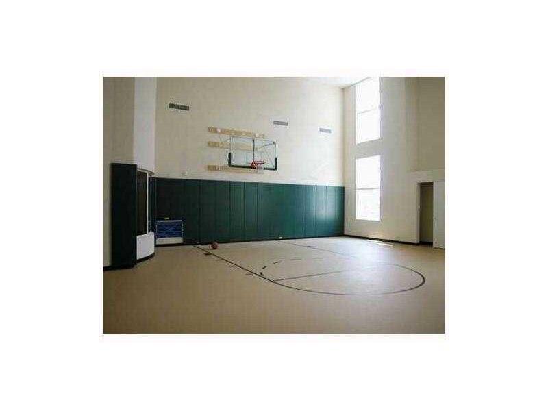 SAN RAPHAEL CONDOMINIUM - Residential Lease