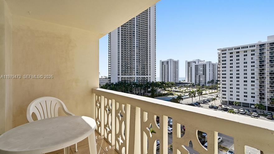 IMPERIAL TOWERS CONDO - Residential