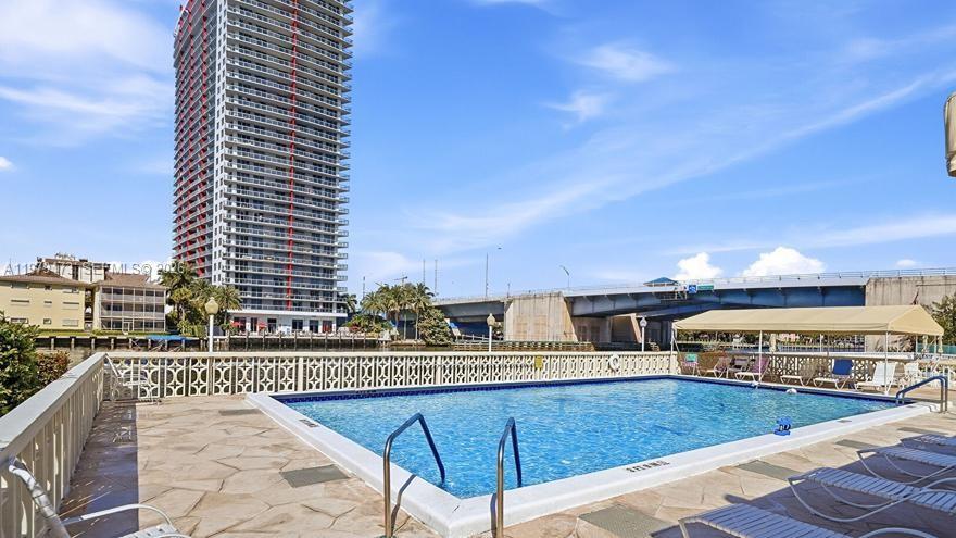 IMPERIAL TOWERS CONDO - Residential