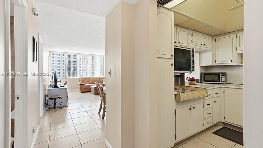 IMPERIAL TOWERS CONDO - Residential