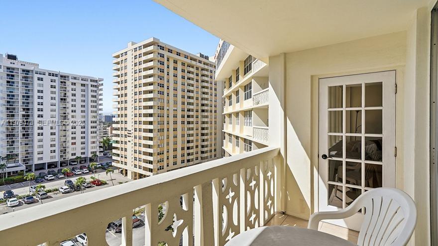 IMPERIAL TOWERS CONDO - Residential