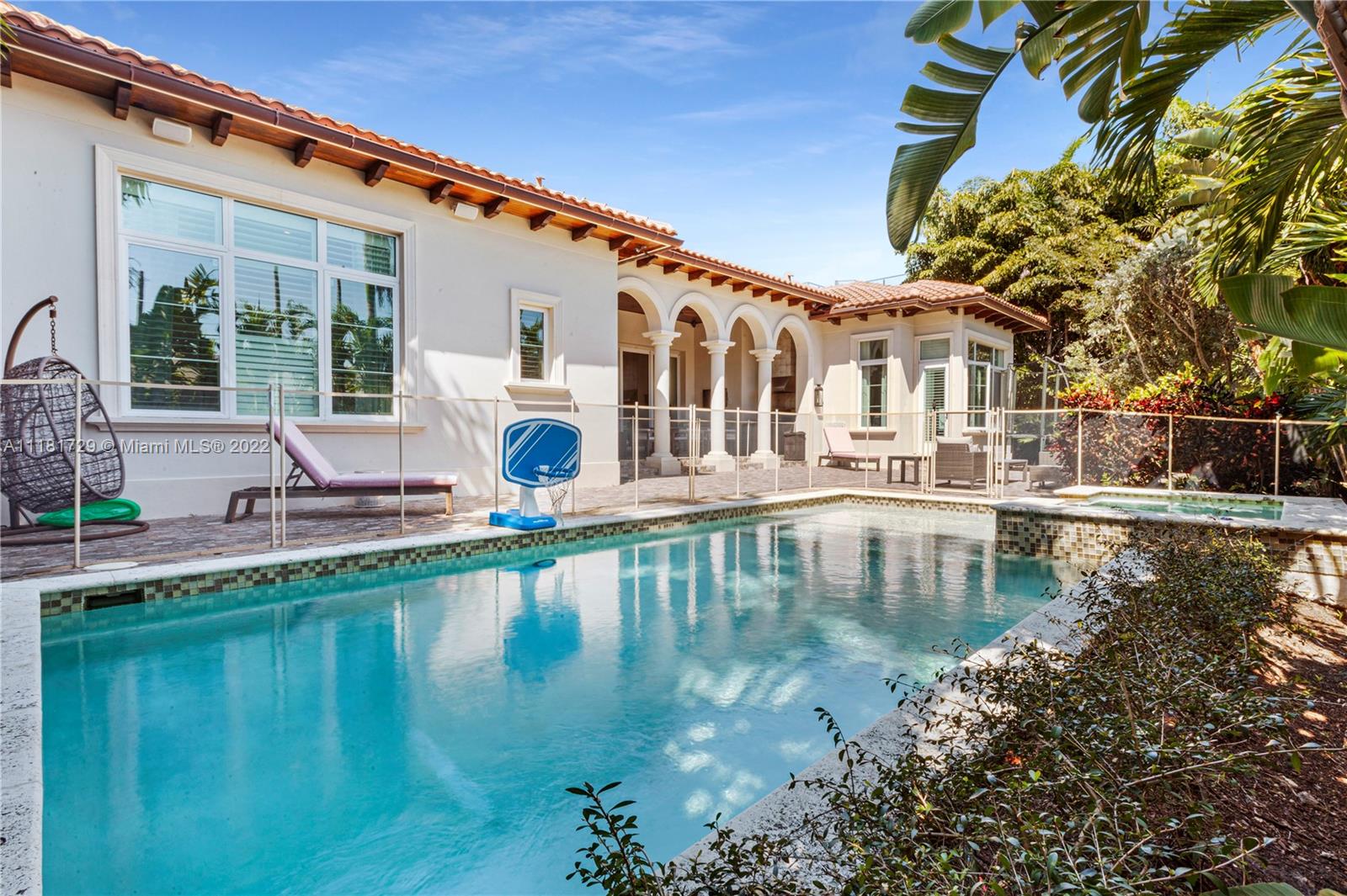 BAY HARBOR ISLAND - Residential