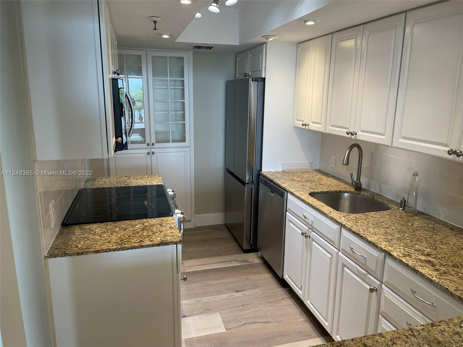 PELICAN REEF CONDO - Residential Lease