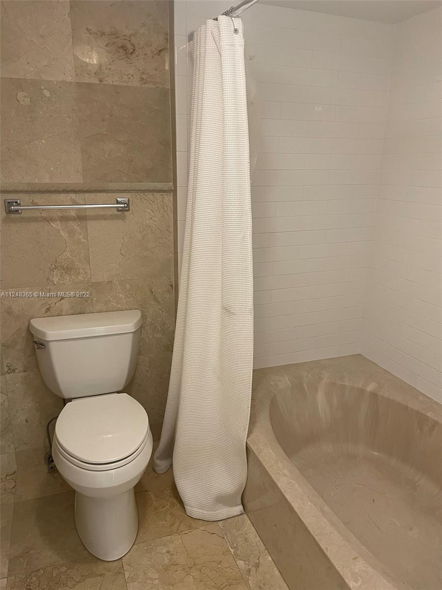 PELICAN REEF CONDO - Residential Lease