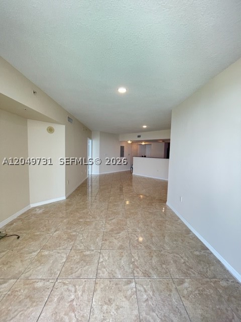 LA PERLA CONDO - Residential Lease