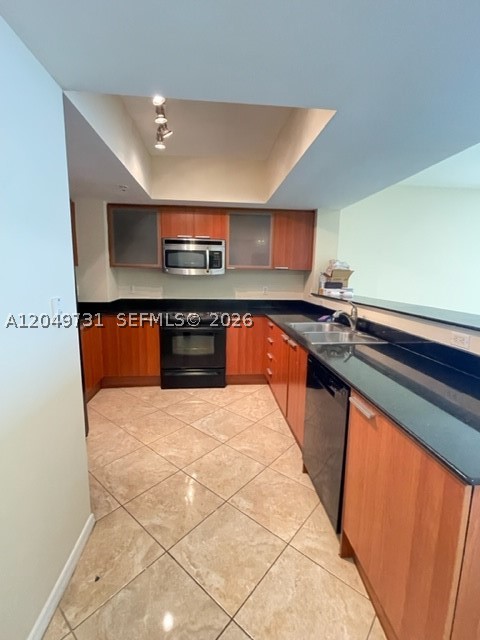 LA PERLA CONDO - Residential Lease