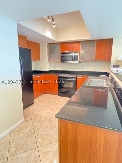 LA PERLA CONDO - Residential Lease