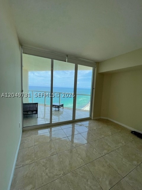 LA PERLA CONDO - Residential Lease