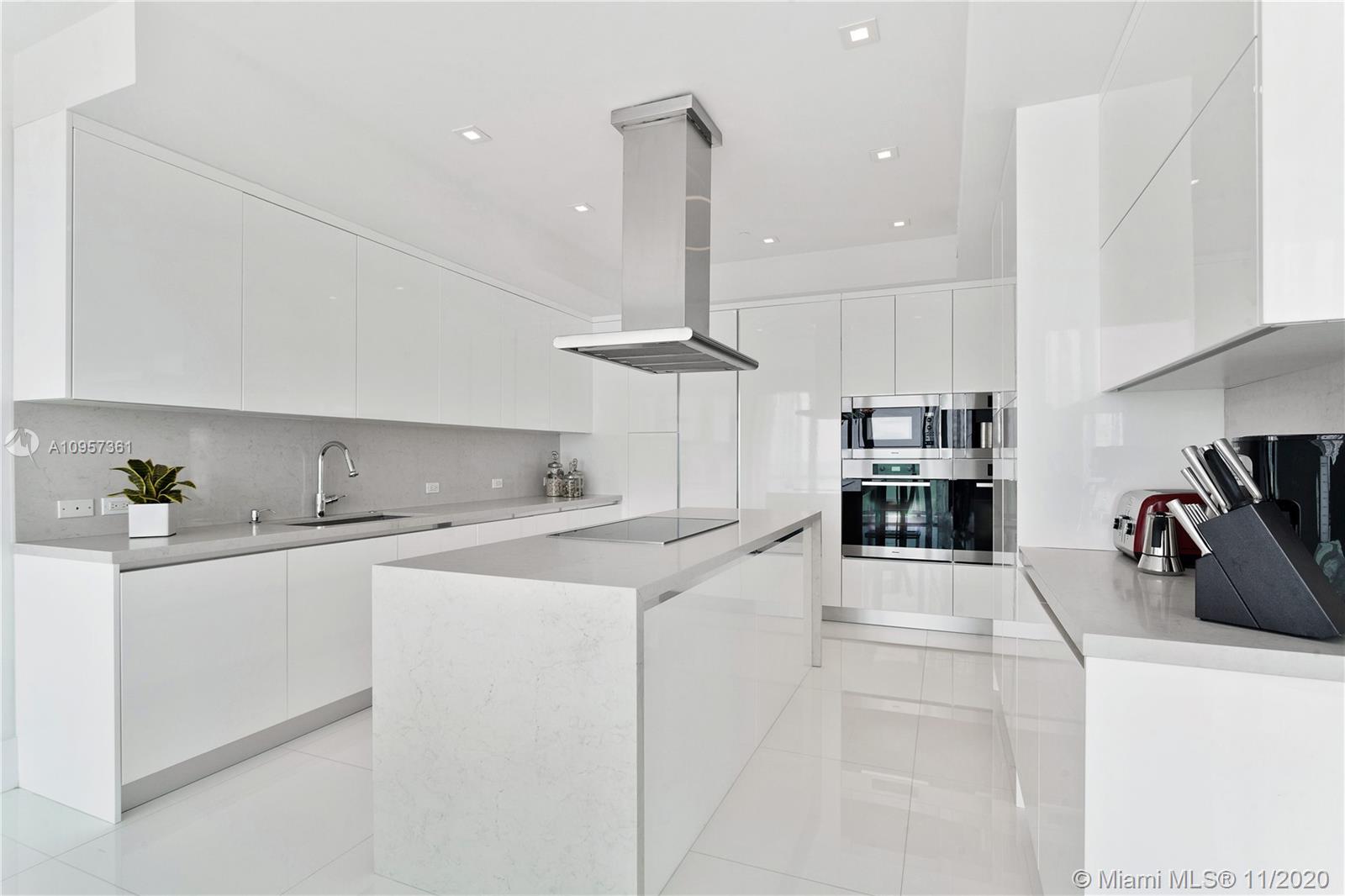 THE PALACE AT BAL HARBOUR - Residential