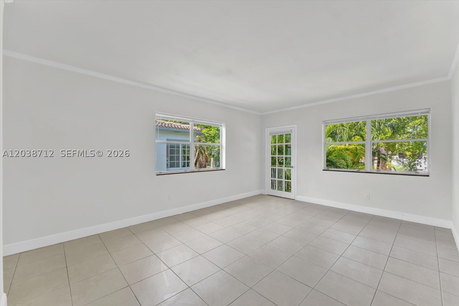 THE PINEAPPLE CONDO - Residential Lease