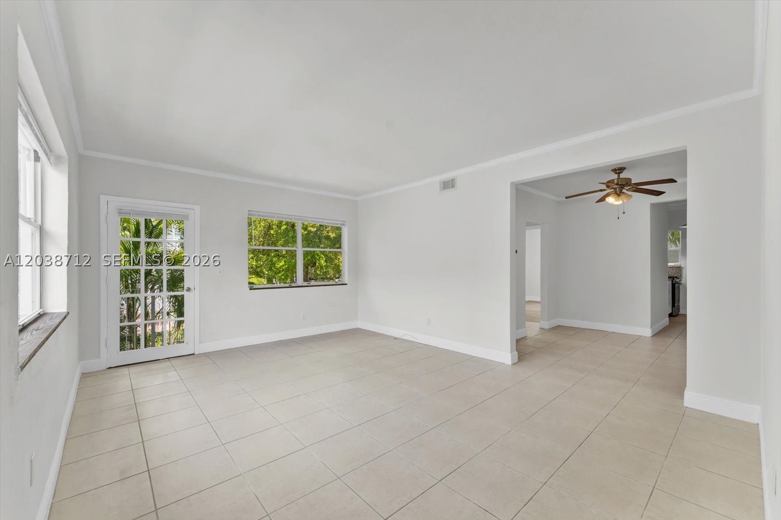 THE PINEAPPLE CONDO - Residential Lease