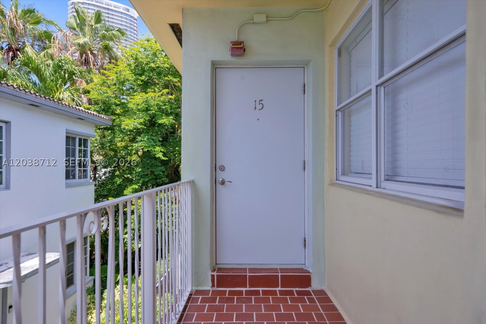 THE PINEAPPLE CONDO - Residential Lease