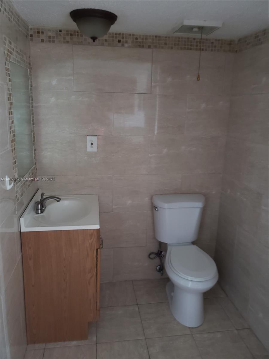 POLYNESIAN GARDENS CONDOM - Residential Lease