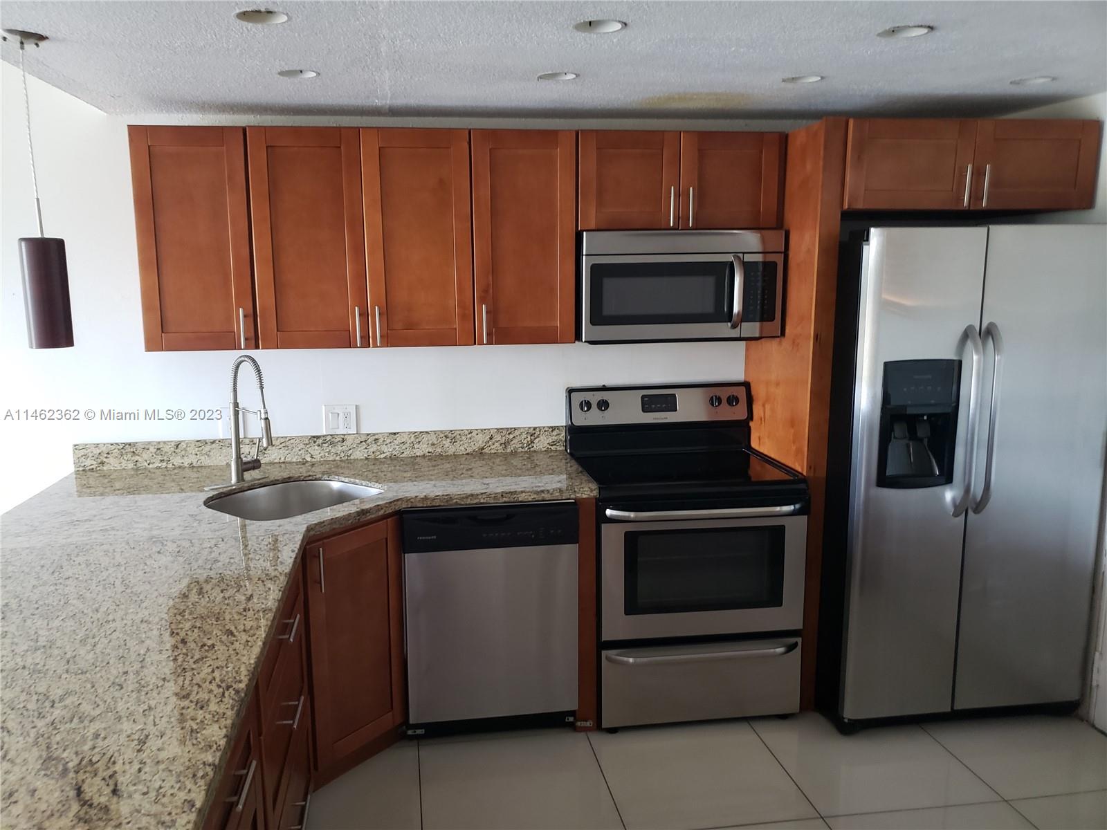 POLYNESIAN GARDENS CONDOM - Residential Lease