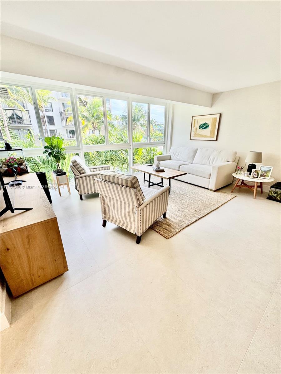 CRANDON TOWER CONDO - Residential