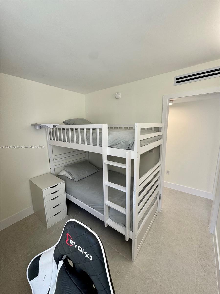 CRANDON TOWER CONDO - Residential