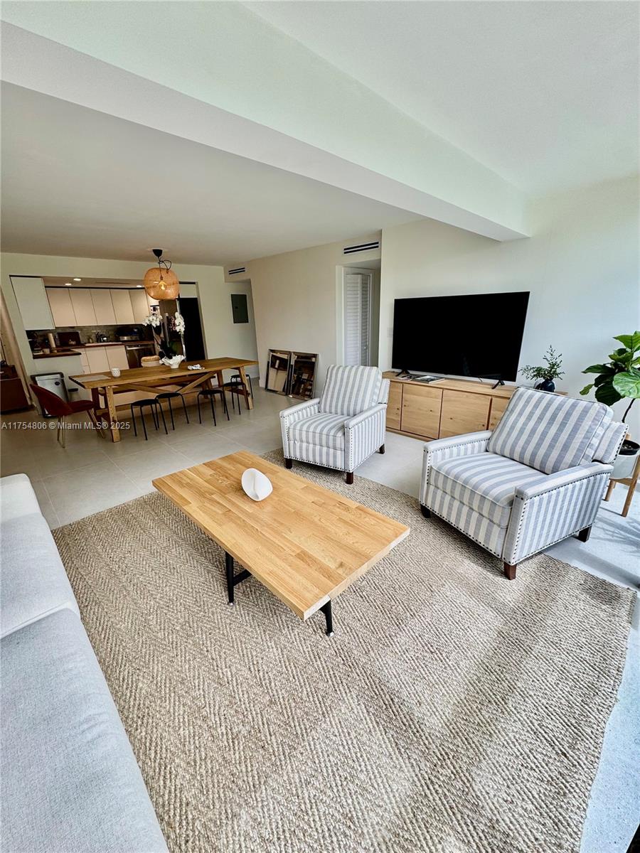 CRANDON TOWER CONDO - Residential