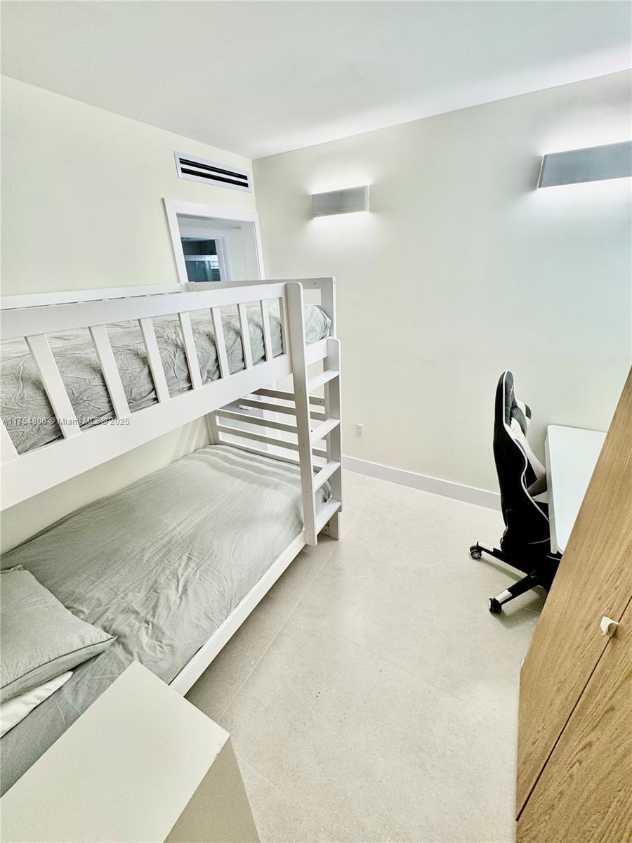 CRANDON TOWER CONDO - Residential