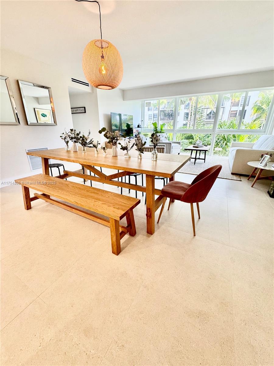 CRANDON TOWER CONDO - Residential