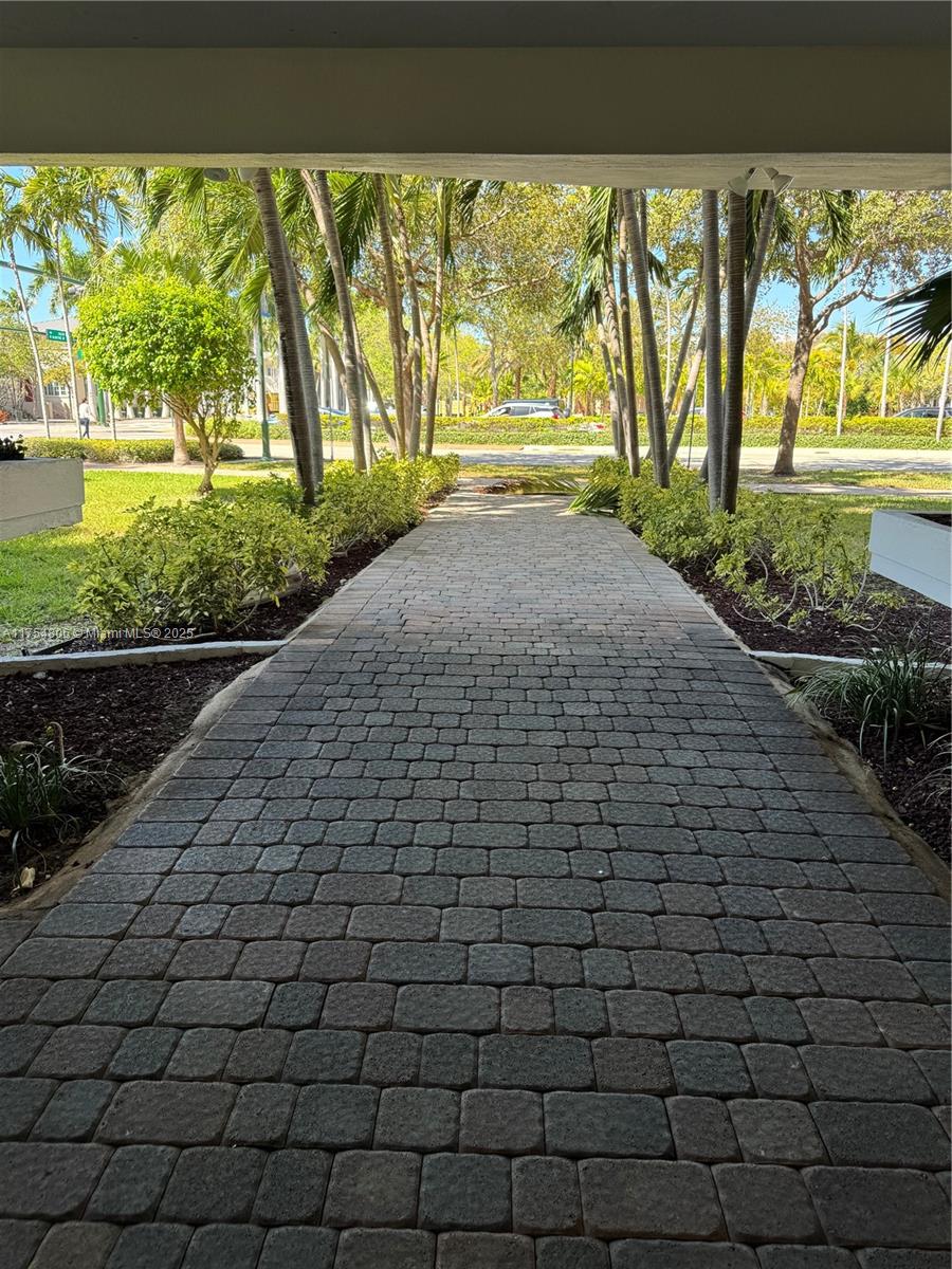 CRANDON TOWER CONDO - Residential
