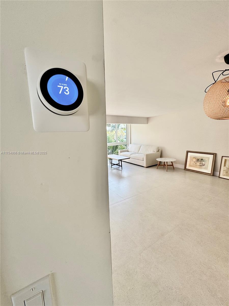 CRANDON TOWER CONDO - Residential