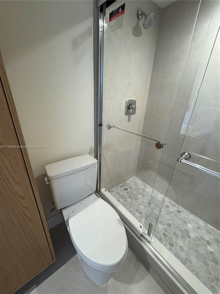 CRANDON TOWER CONDO - Residential