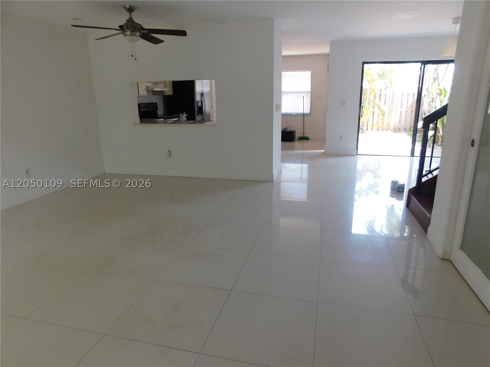 TOWNHOMES OF LA JOLLA - Residential Lease