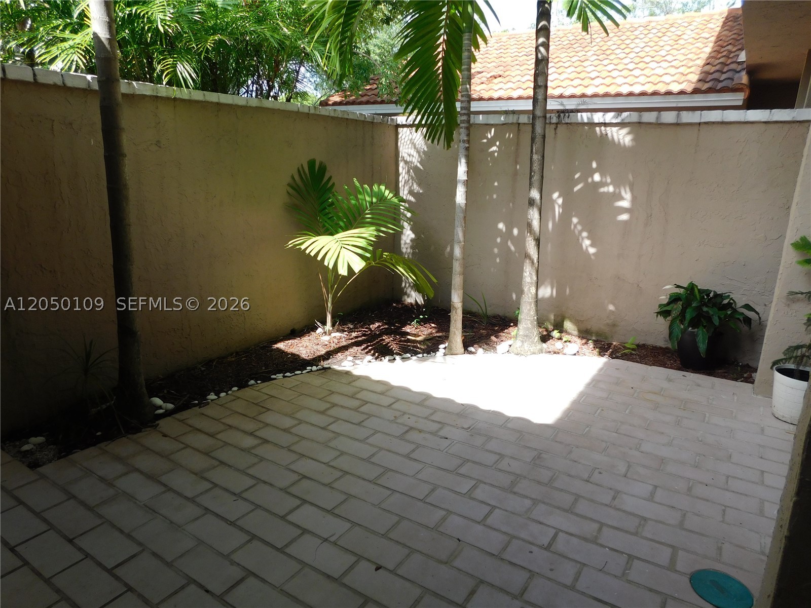 TOWNHOMES OF LA JOLLA - Residential Lease