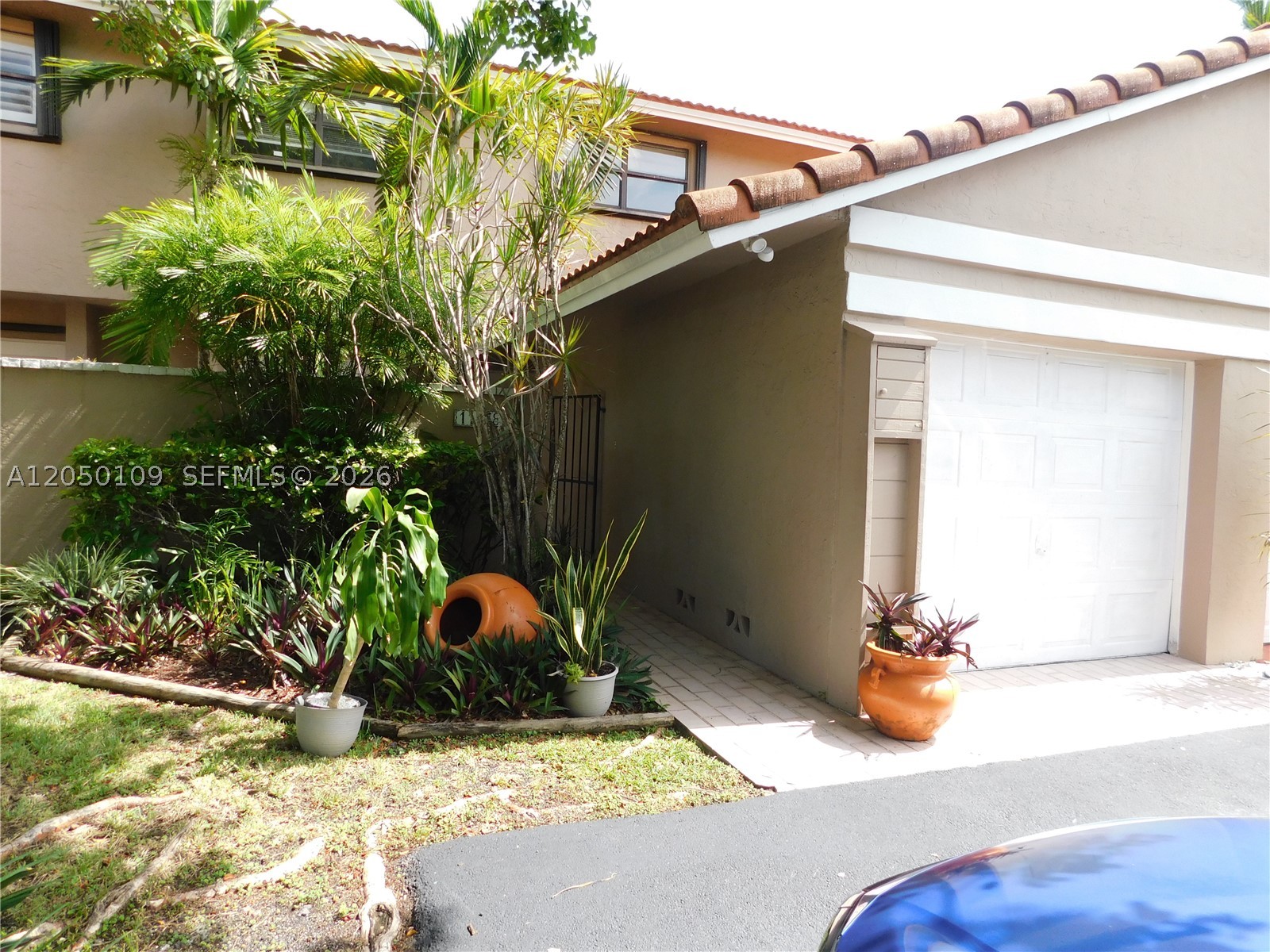 TOWNHOMES OF LA JOLLA - Residential Lease