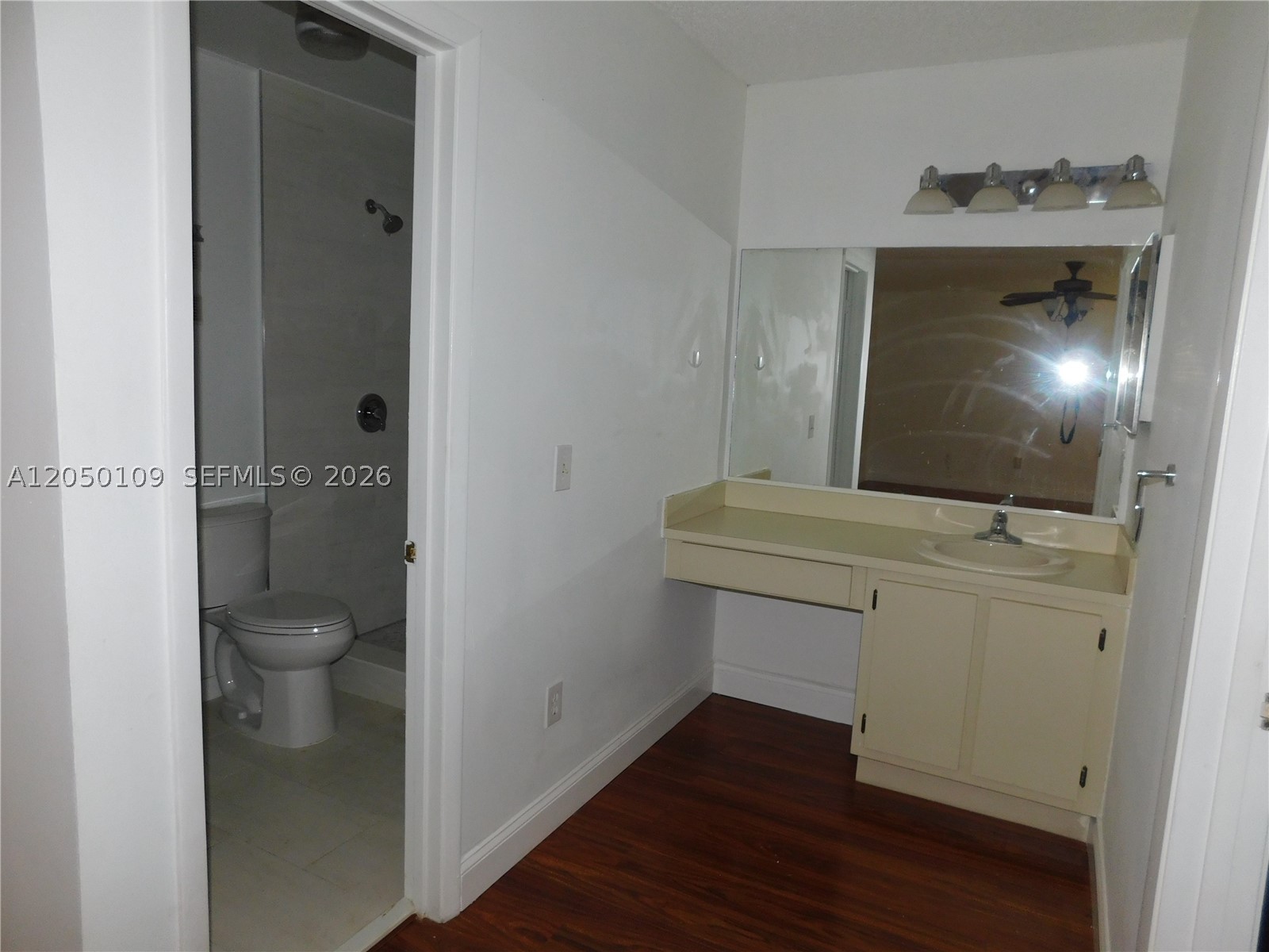 TOWNHOMES OF LA JOLLA - Residential Lease