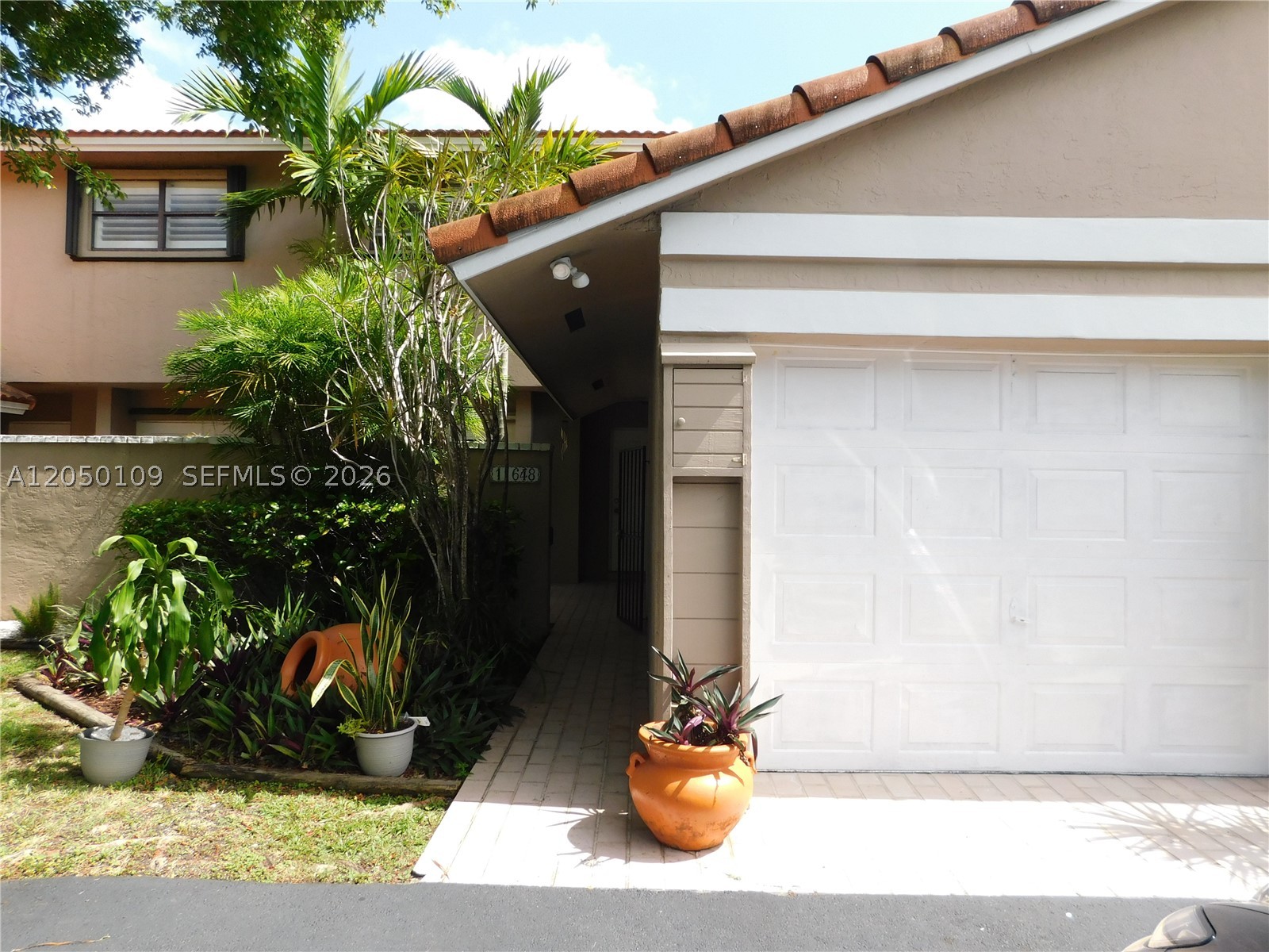 TOWNHOMES OF LA JOLLA - Residential Lease