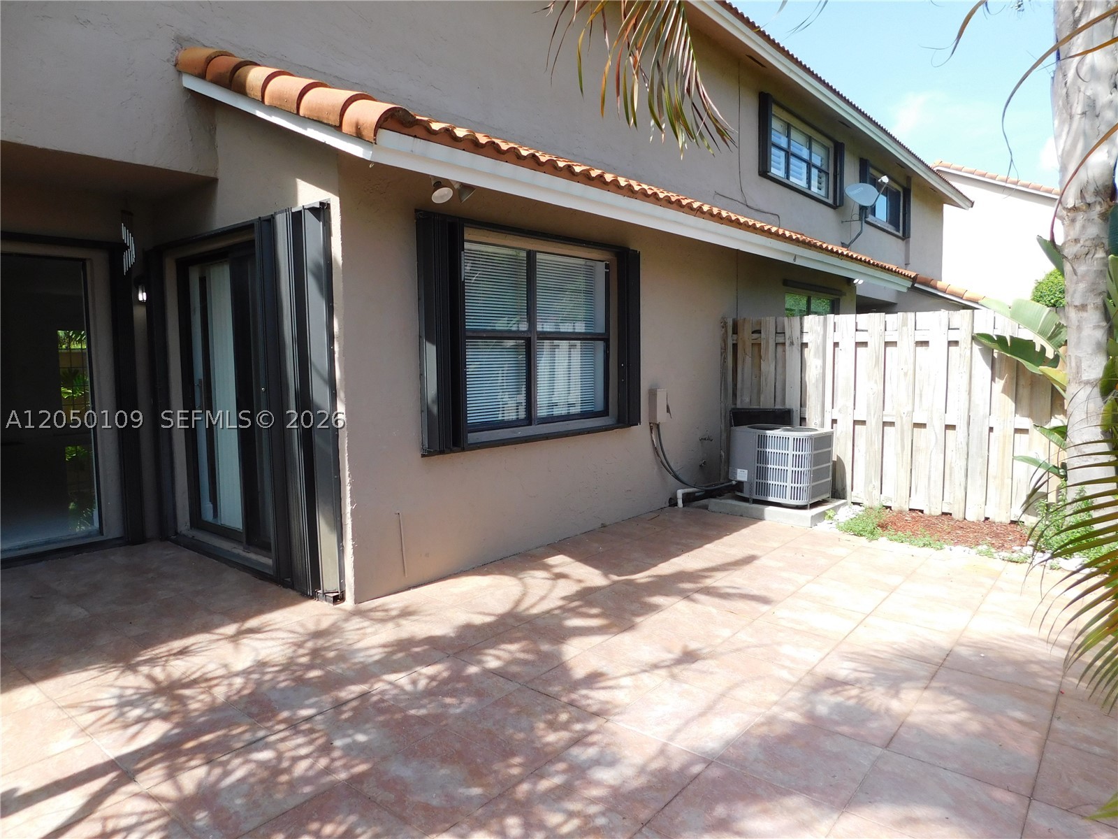 TOWNHOMES OF LA JOLLA - Residential Lease