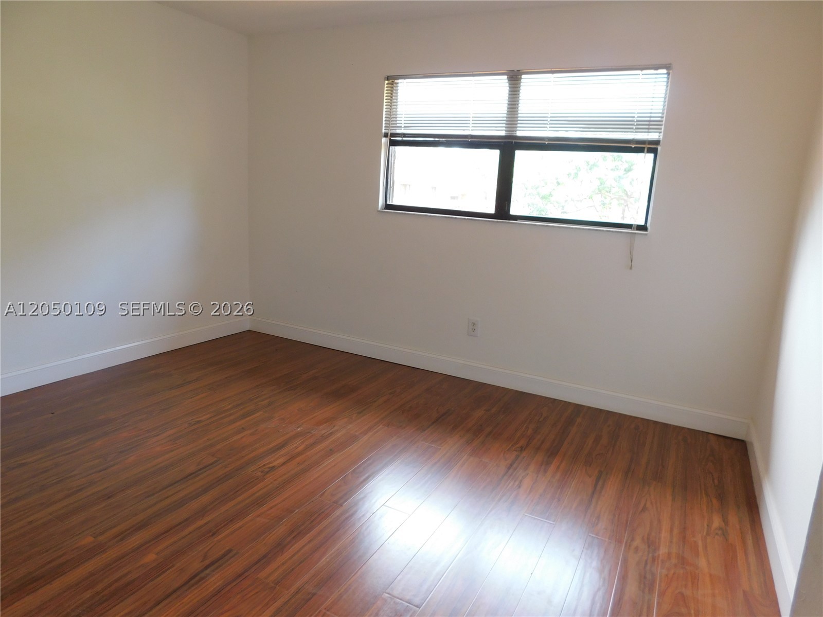 TOWNHOMES OF LA JOLLA - Residential Lease