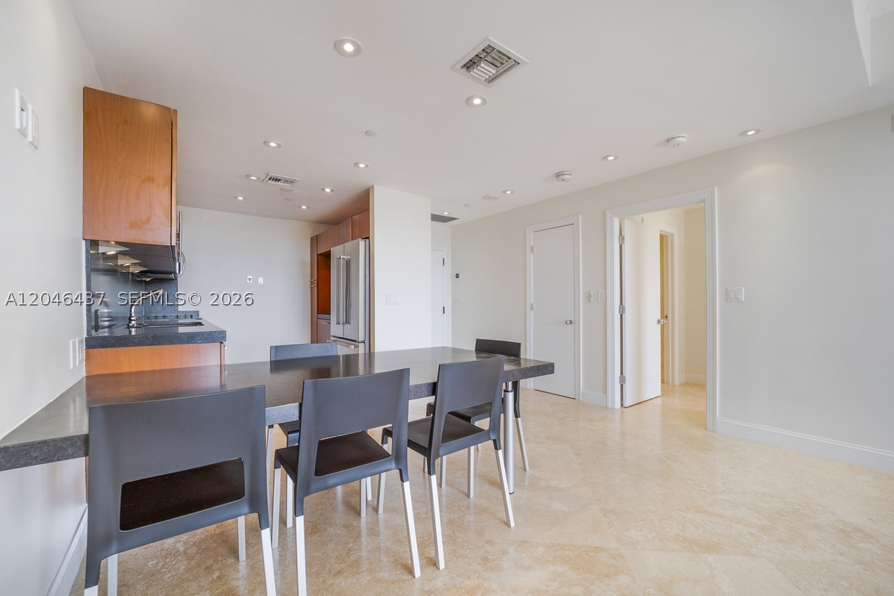 THE EMERALDBAY - Residential