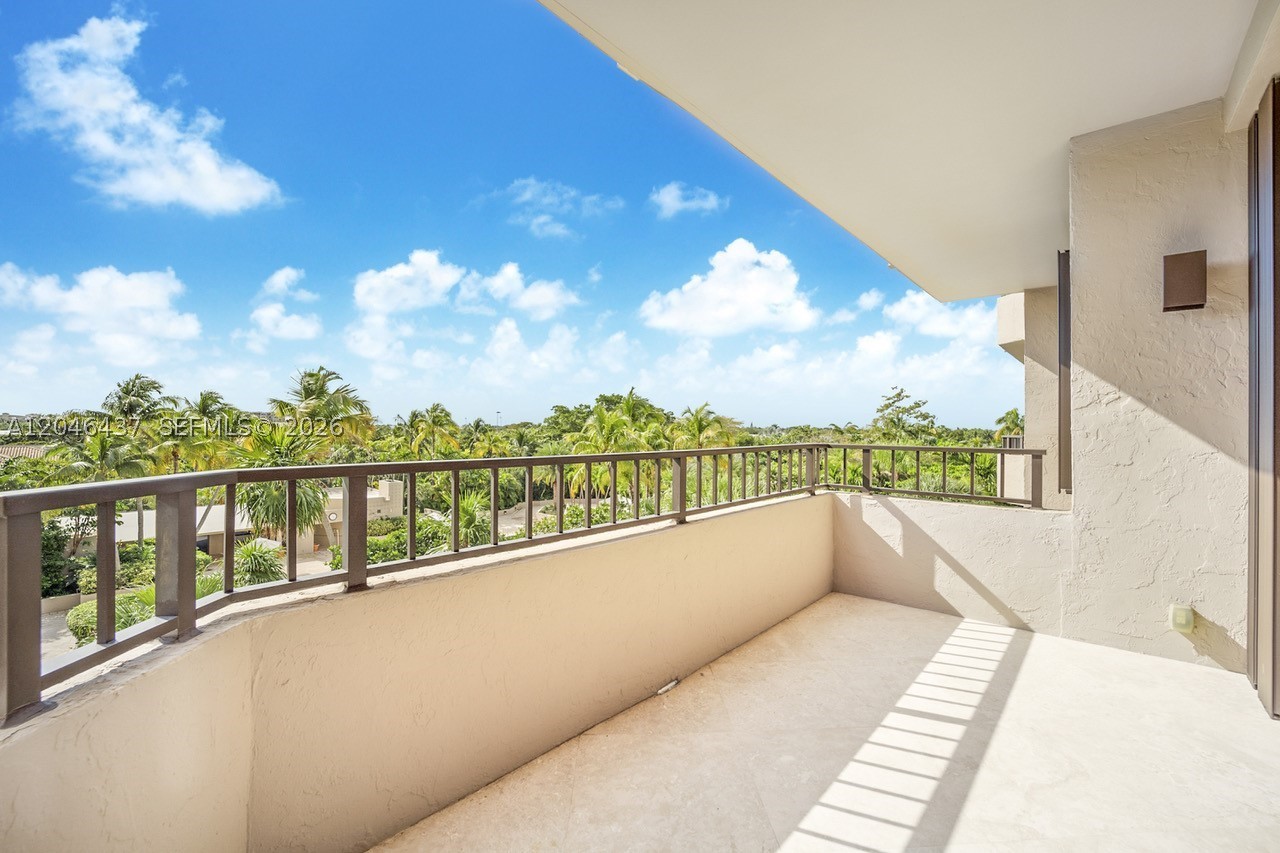 THE EMERALDBAY - Residential