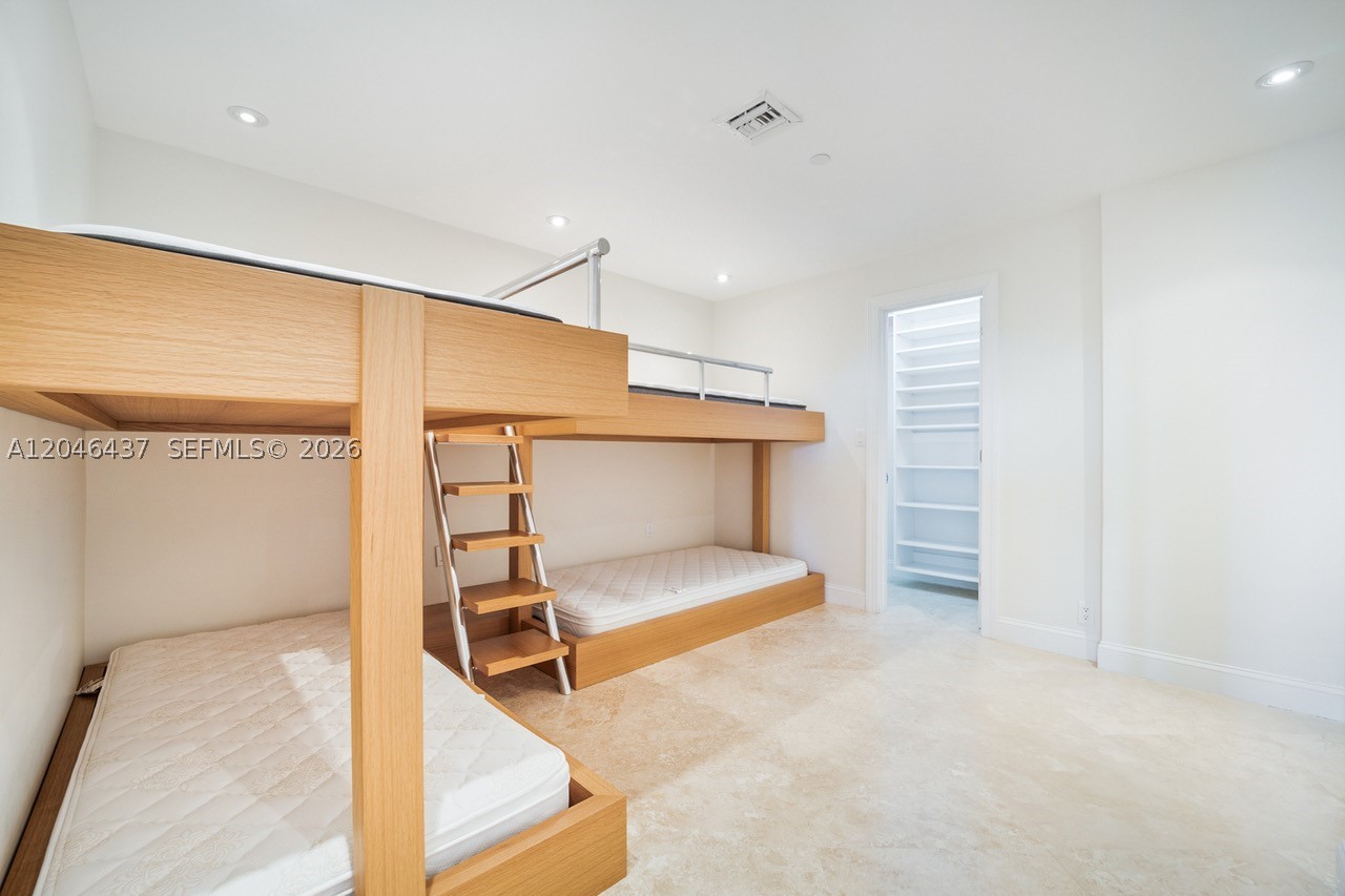 THE EMERALDBAY - Residential