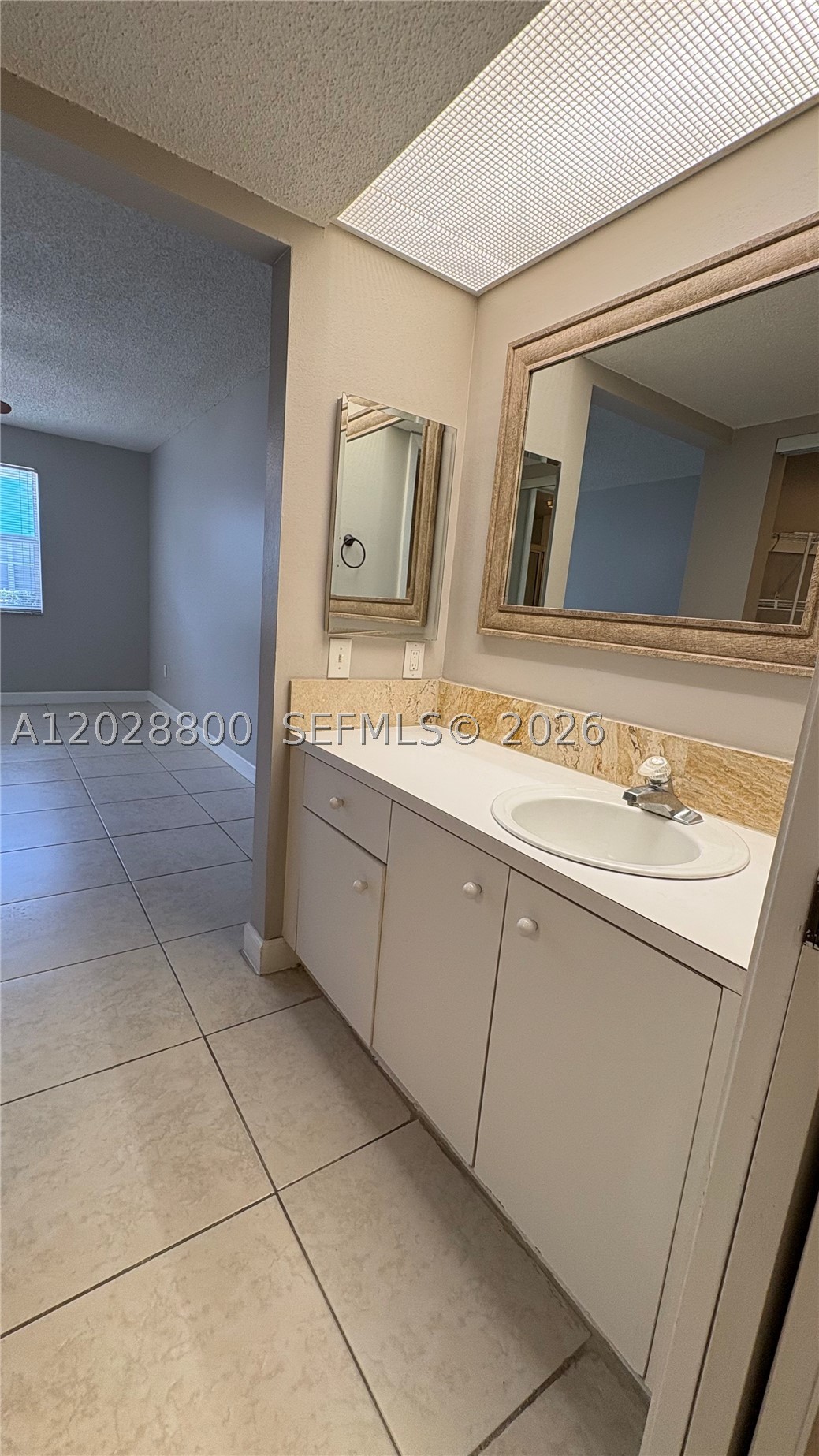 KEYS GATE CONDO NO SIX - Residential
