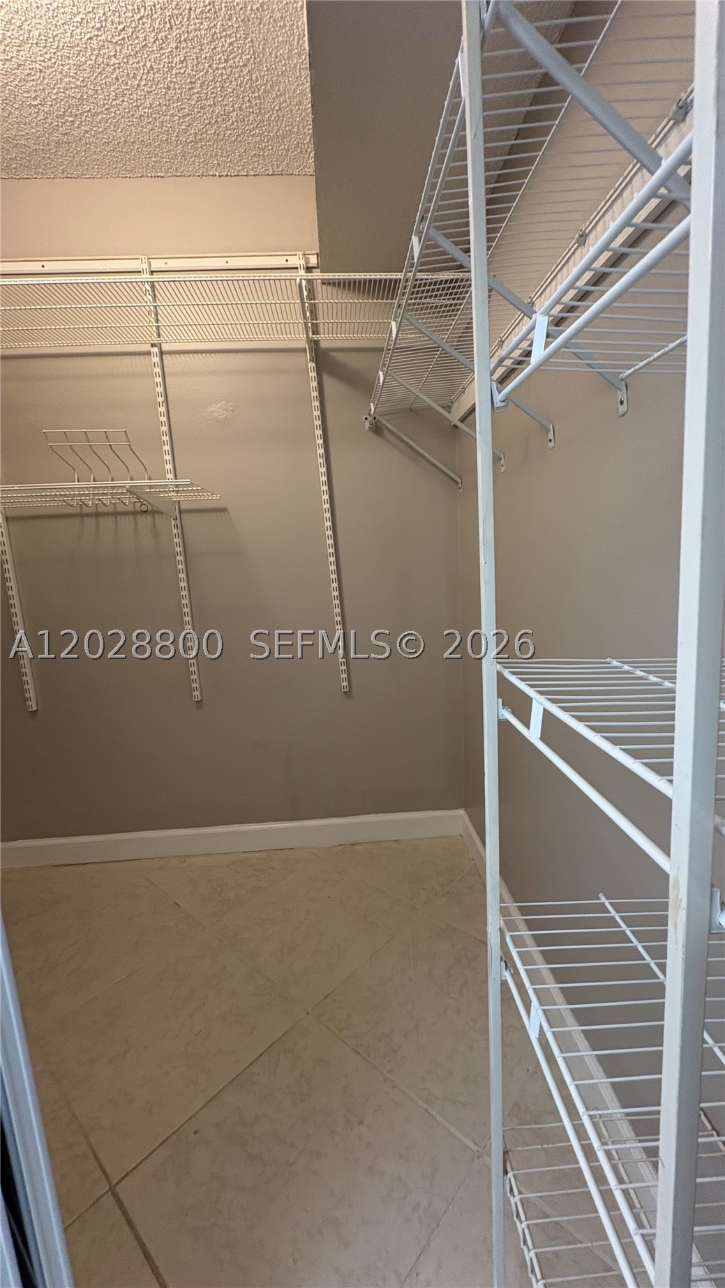 KEYS GATE CONDO NO SIX - Residential