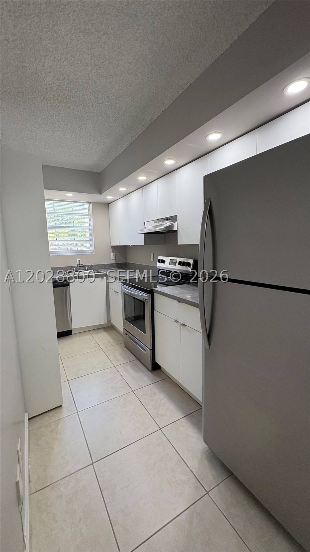 KEYS GATE CONDO NO SIX - Residential