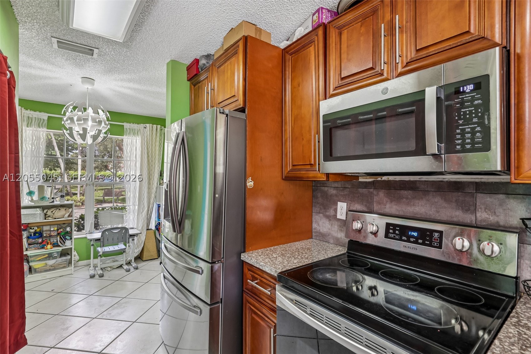 PEMBROKE POINTE - Residential