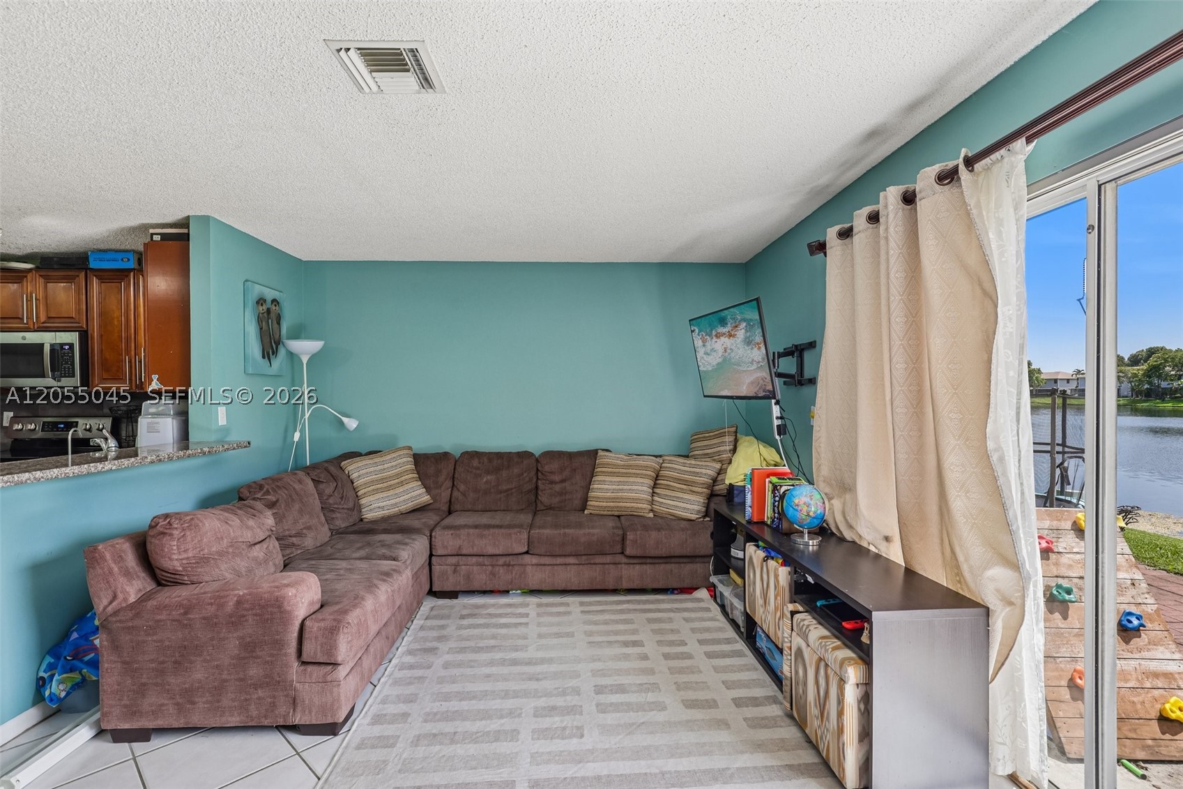 PEMBROKE POINTE - Residential