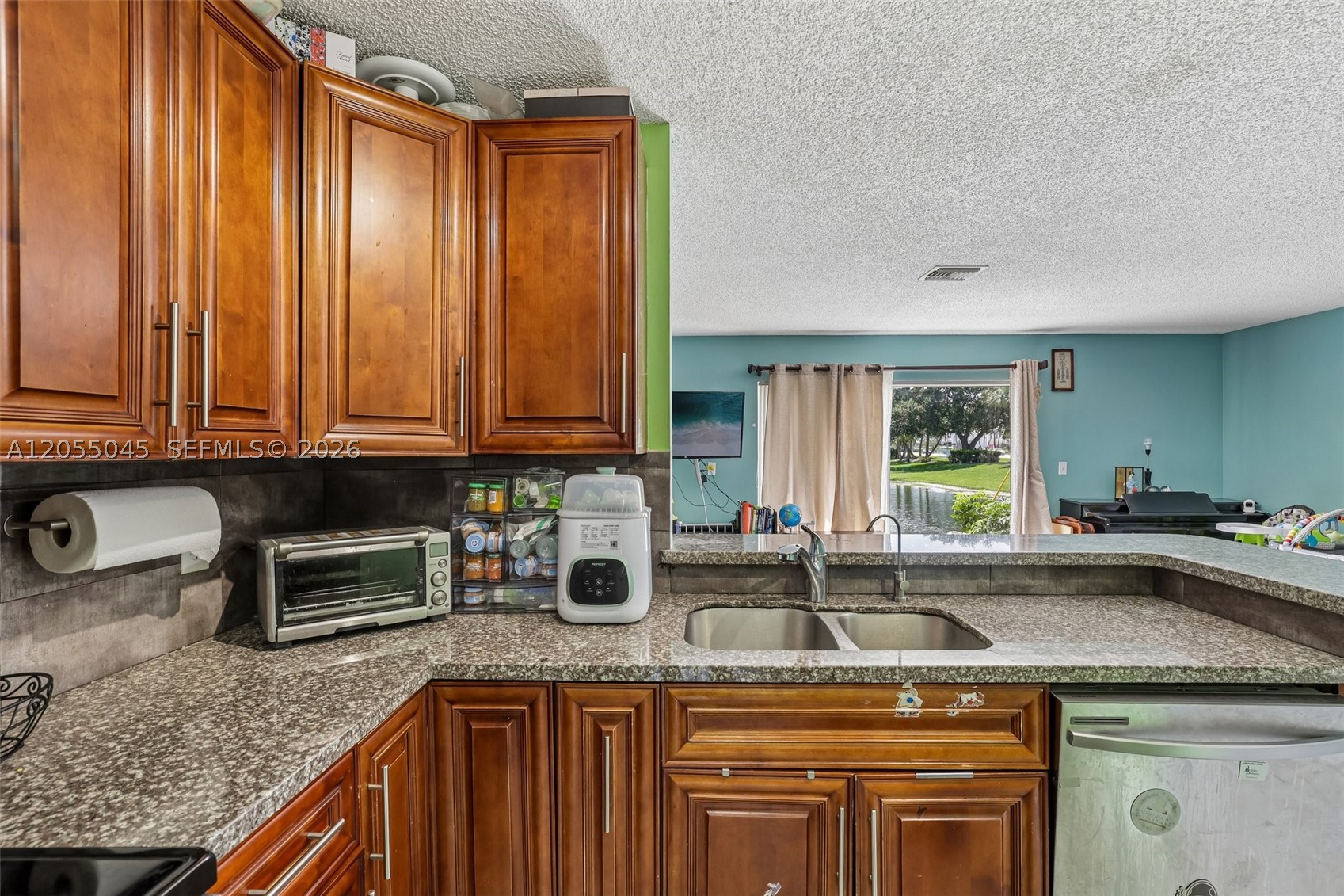 PEMBROKE POINTE - Residential