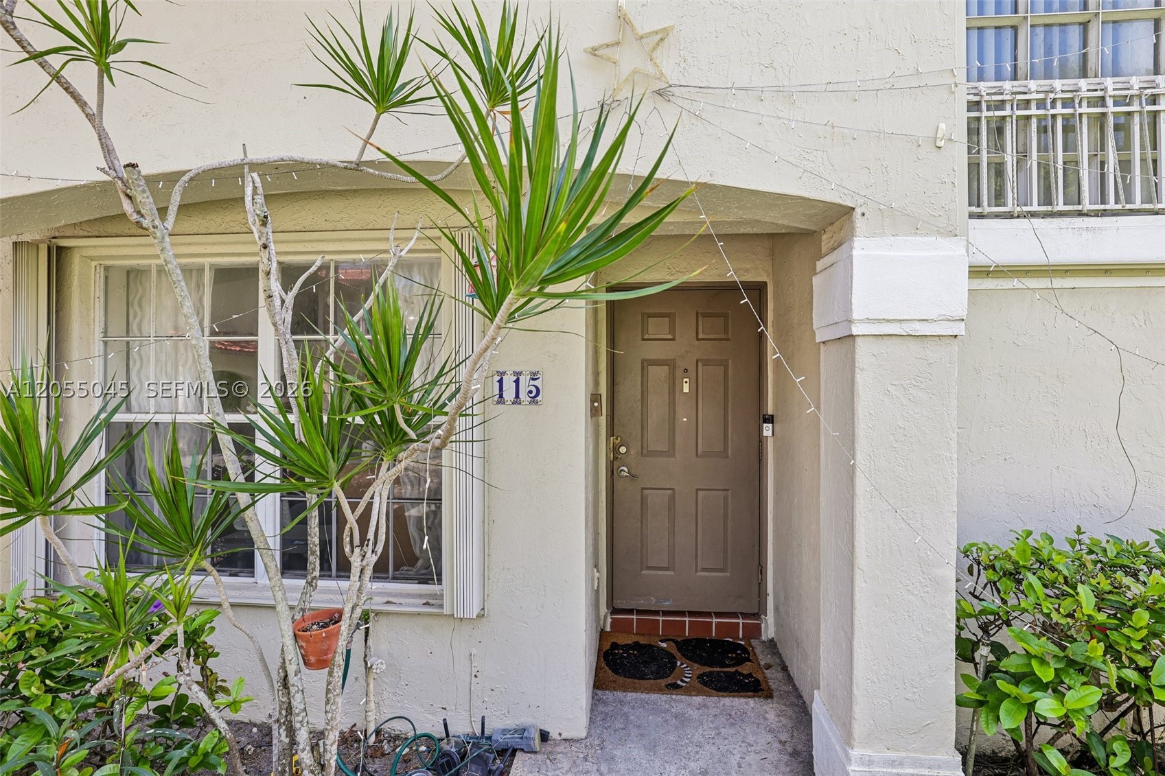 PEMBROKE POINTE - Residential