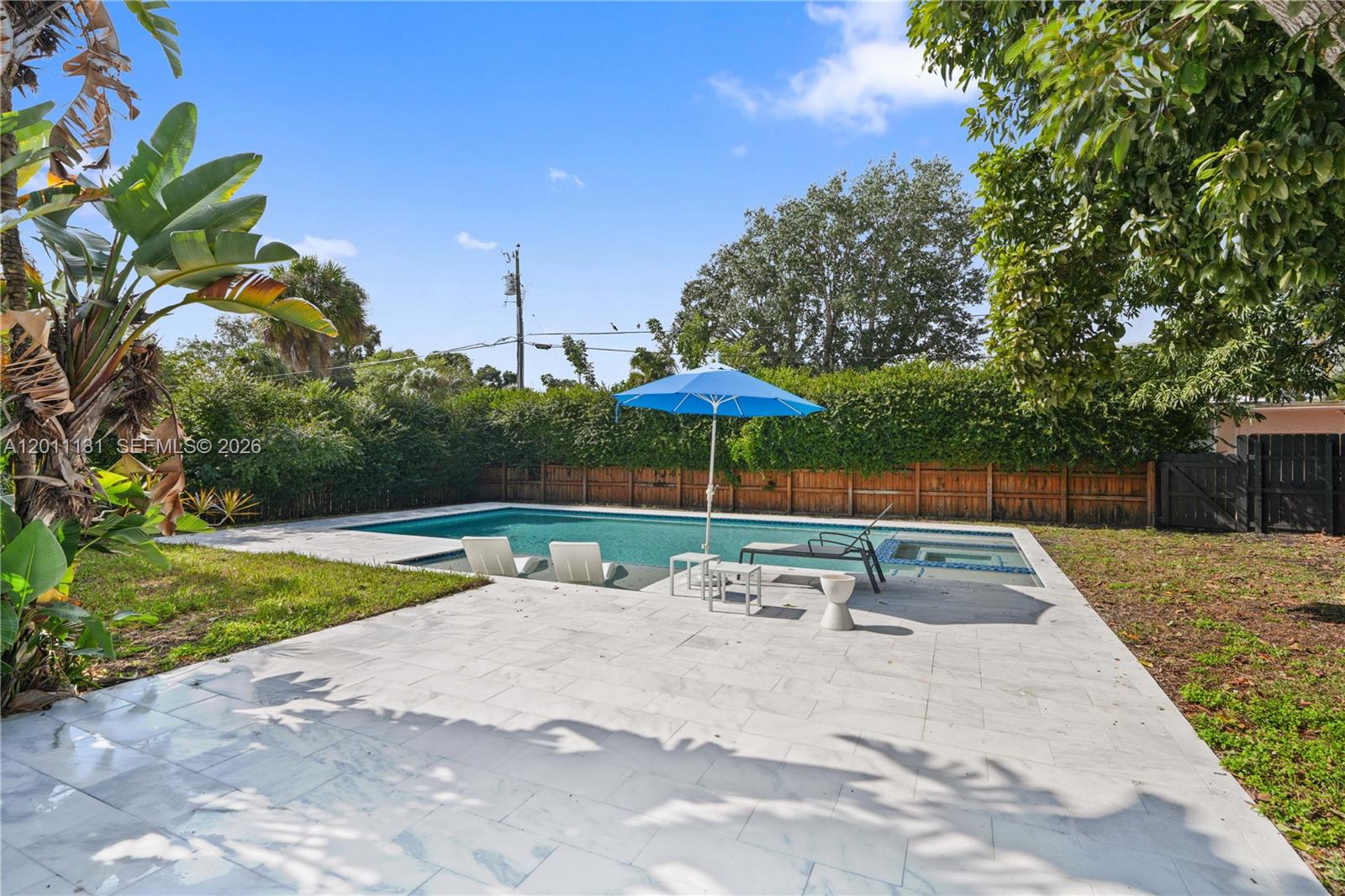 MIAMI SHORES SEC 6 - Residential