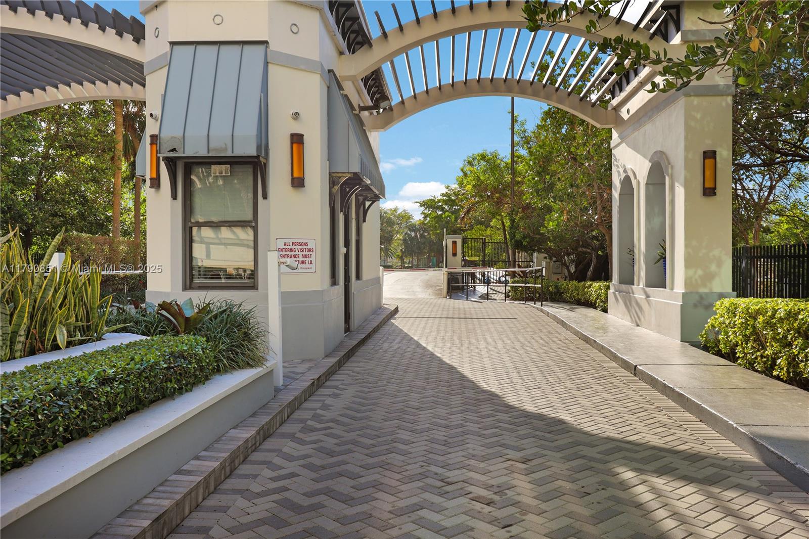 POINCIANA IS YT & RCQ CLU - Residential Lease